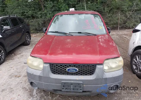2005 Ford Escape Xls z USA, uszkodzony, nr VIN 1FMYU02Z95KA74463